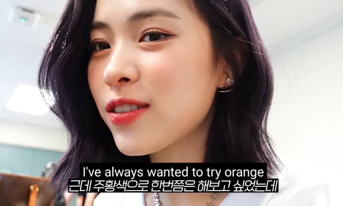 shnnryu's tweet photo. Also, let's not forget that she said she wanted to dye her hair orange since 2019.
#RYUJIN https://t.co/8HUSXWZ5vo