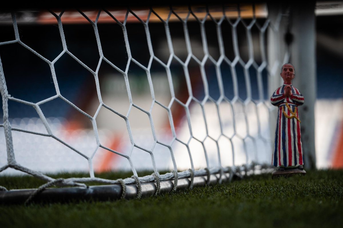 home_in_tilburg's tweet photo. #wilgae
Wij waren niet bang want #Peerke was erbij. Wat een seizoenstart van ons #WillemII! Ik had dit niet durven dromen. https://t.co/MqhKYxNb1T
