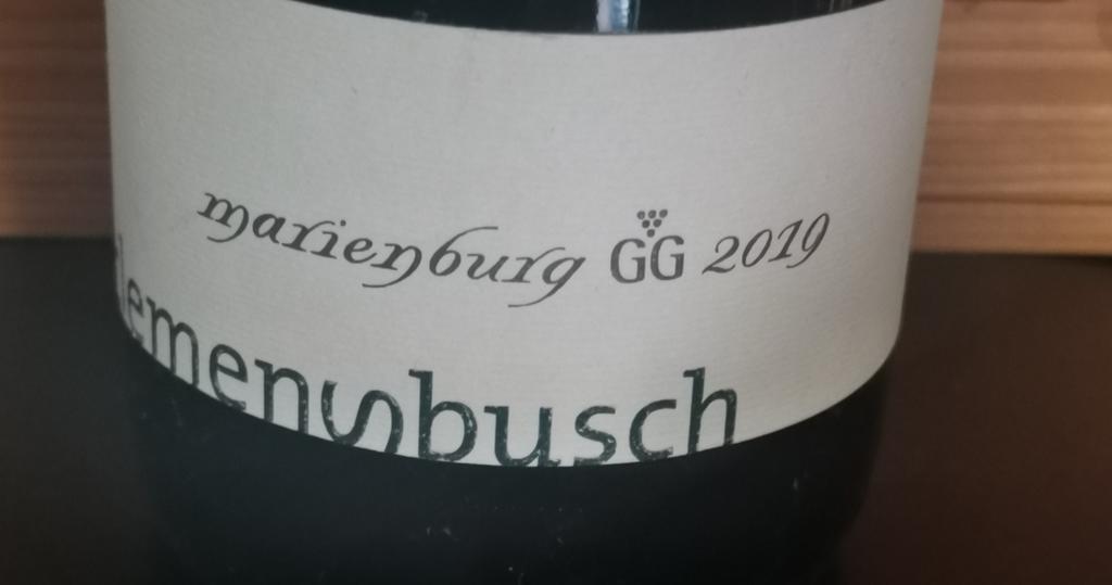 Malditovino's tweet photo. Arrancas el MTU 396TB y te lleva por limas y melocotones, embriagador. #CrudeOilRiesling #Marienburg
#ClemensBusch
#RieslingMonAmour https://t.co/2qkb4cBtsC