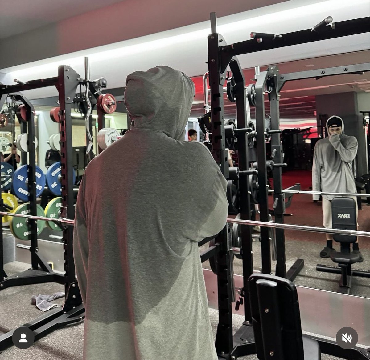 lee_chanted's tweet photo. grabe ang gyucheol? anong ginawa niyo sa anytime fitness? 🤭 https://t.co/jlqp6wapPO