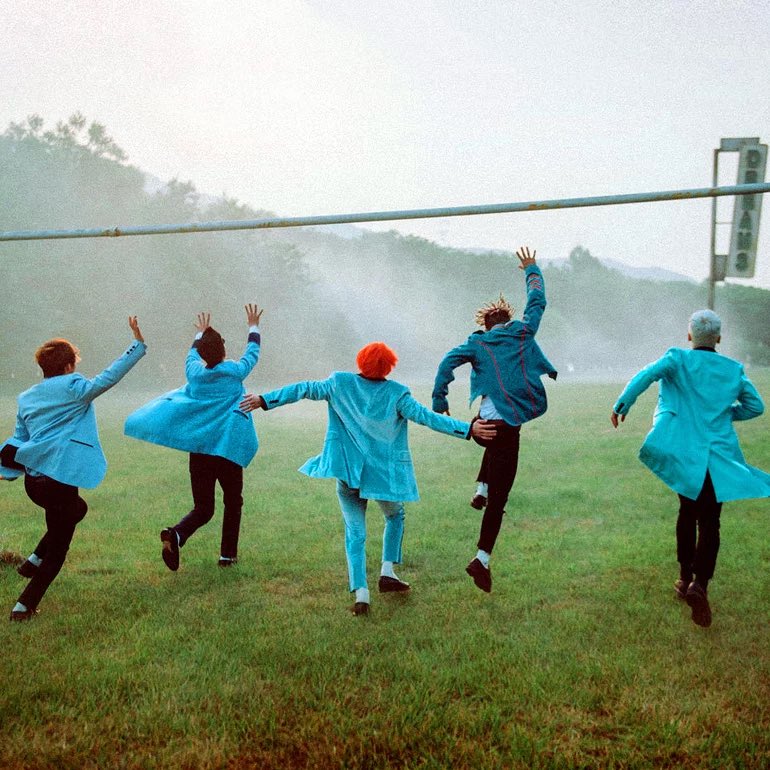 kchartsmaster's tweet photo. 18 years ago today, BIGBANG debuted. https://t.co/gaQISEPsJ5