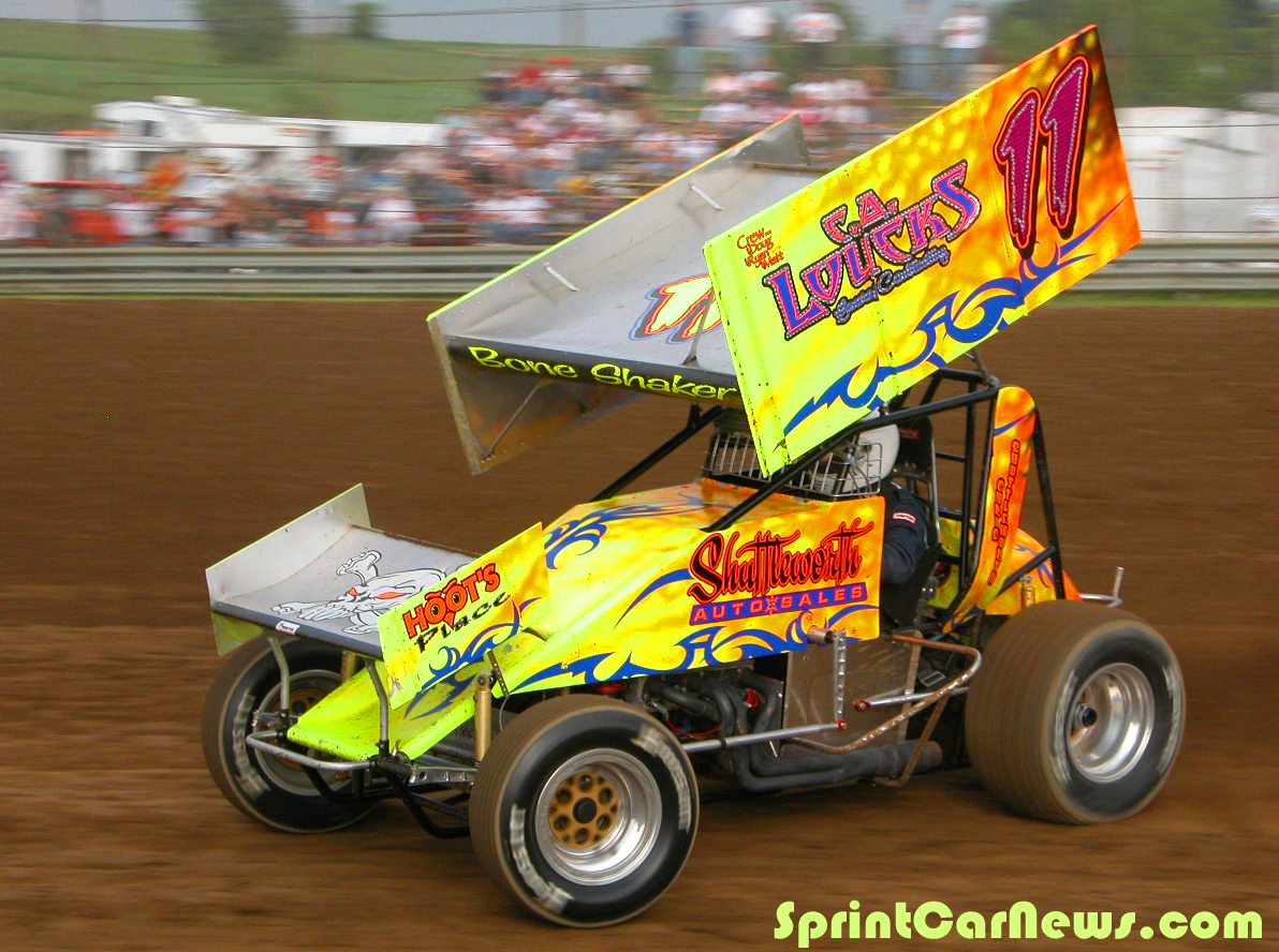 SprintCarNews's tweet photo. Chris Shuttleworth always had sharp looking cars. Here he is @Mercer_raceway during the 2005 season. https://t.co/j9jL8ipwje