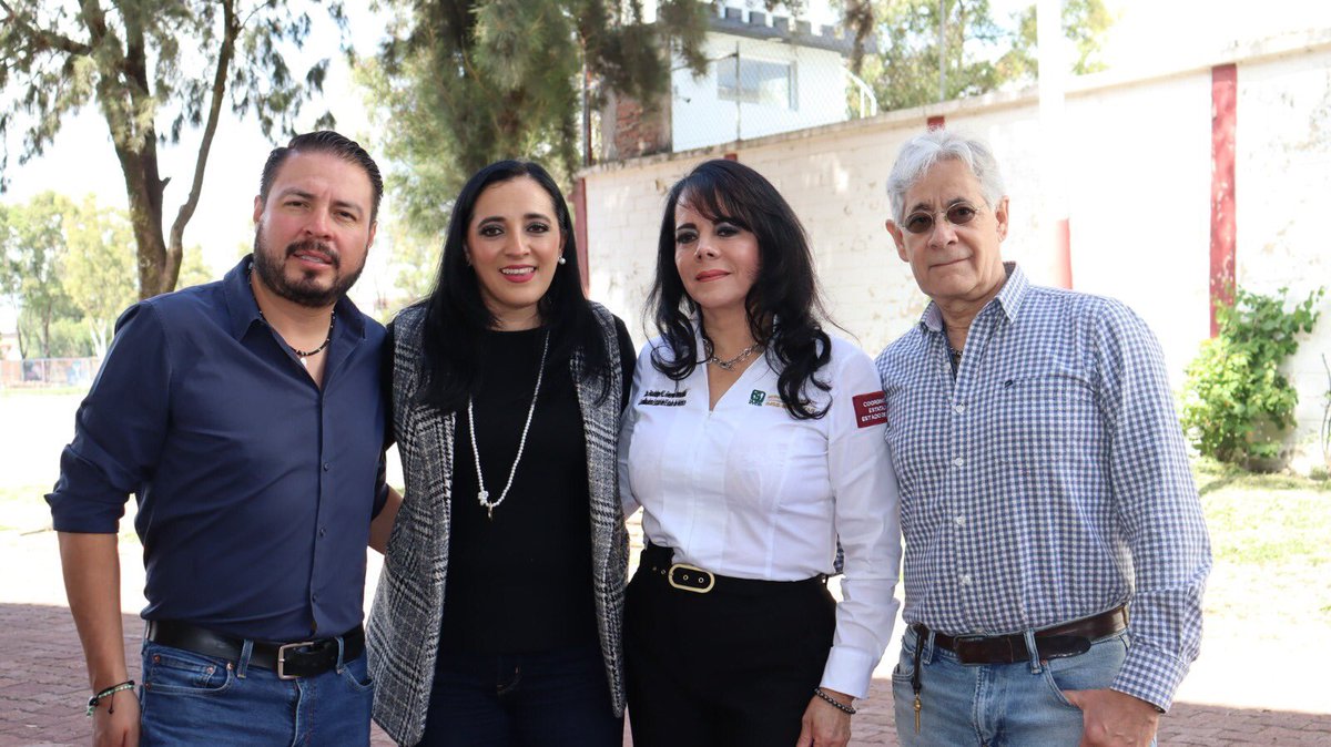 IMSS_Bienestar's tweet image. 🚨 Comunicado🚨

En #Edomex, concluyen #IMSSBIENESTAR y #Conafe credencialización de 3 mil maestros rurales.

Más info ⬇️
bit.ly/Comunicado_053…