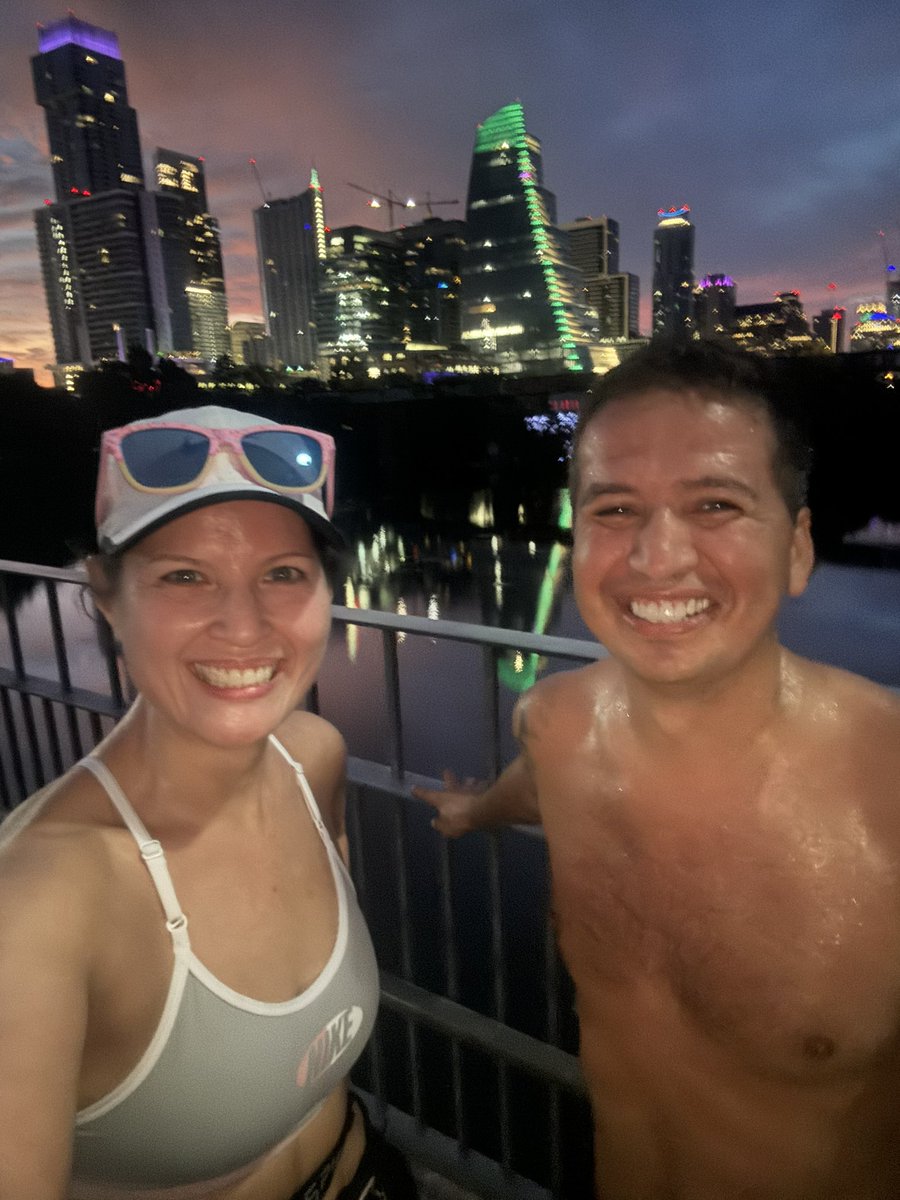 ChikageWeather's tweet photo. I only wake up early to beat the heat. Gotta admit, the city was looking 🔥 this morning. Pre-sunrise hues on point! 14 miles with @iramjleon followed by breakfast tacos = not a bad start to Sunday Funday! #Runningmeteorologist #austinrunners  #running  #atxrunner #run #rundone https://t.co/L9ukETDnIa
