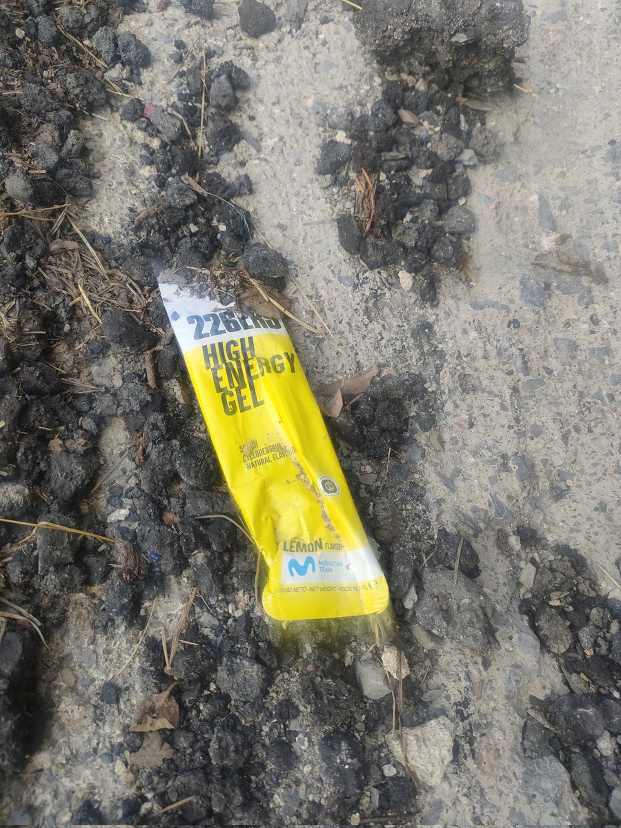 CanBartra's tweet photo. Hola @Movistar_Team , teneis un cerdo en el equipo que sube a entrenar a Pal en #Andorra. No hay día que no llegue a casa con su basura. A ver si podemos enseñarle civismo entre todos. Gracias. #Ciclismo https://t.co/ueB28vPX2d