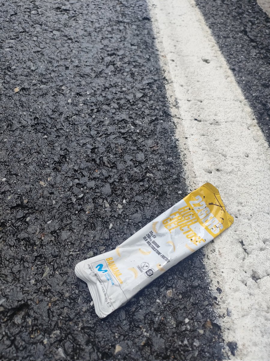 Smokingpaper 🇦🇩 (@canbartra) on Twitter photo Hola <a href="/Movistar_Team/">Movistar Team</a> , teneis un cerdo en el equipo que sube a entrenar a Pal en #Andorra. No hay día que no llegue a casa con su basura. A ver si podemos enseñarle civismo entre todos. Gracias. #Ciclismo Hola <a href="/Movistar_Team/">Movistar Team</a> , teneis un cerdo en el equipo que sube a entrenar a Pal en #Andorra. No hay día que no llegue a casa con su basura. A ver si podemos enseñarle civismo entre todos. Gracias. #Ciclismo