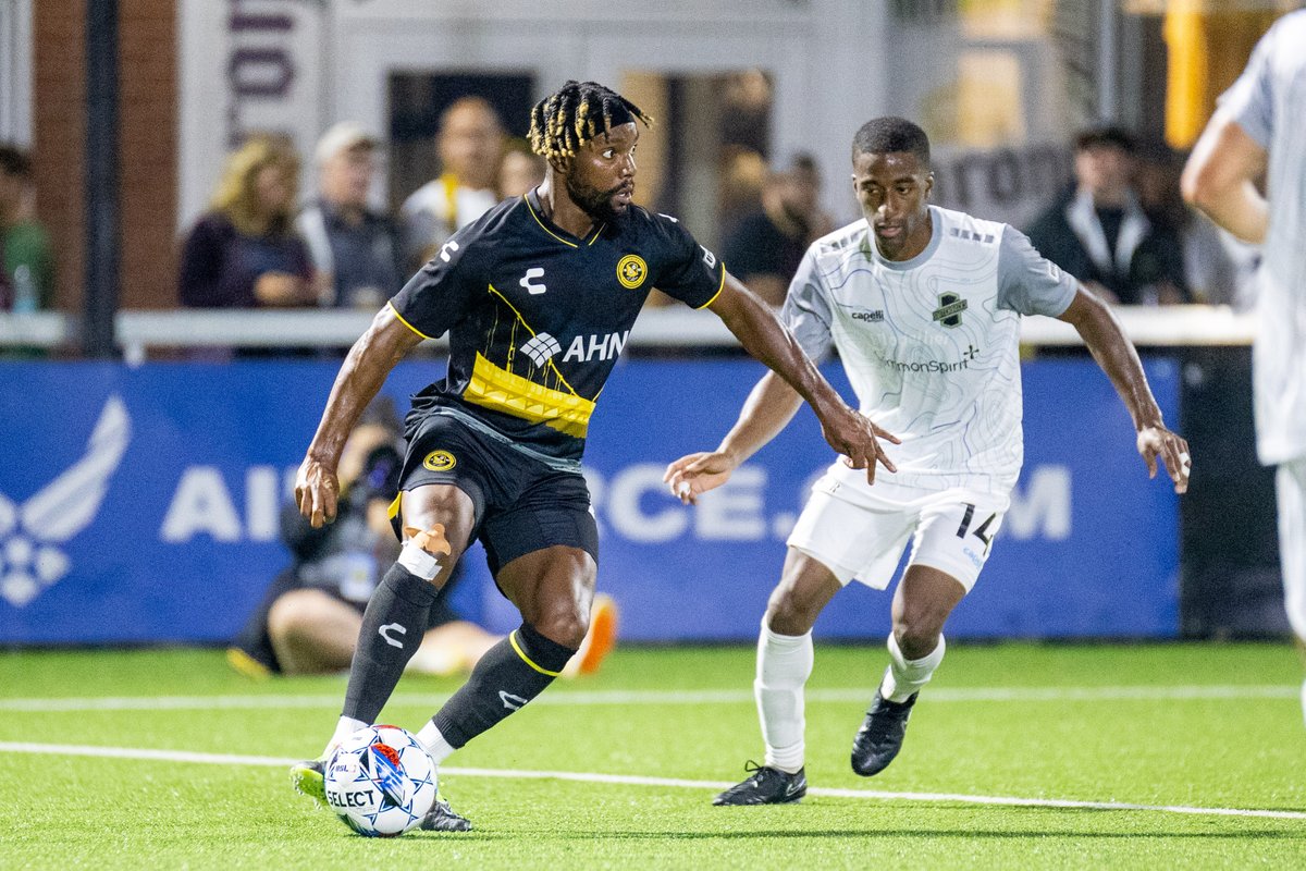 grandexpression's tweet photo. Late goals by both @RiverhoundsSC and @SwitchbacksFC result in a 2-2 draw last night at @highmarkstadium
#HOUNDTAHN #PITvCOS
#soccer #uslchampionship #pittsburgh #sportsphotography #pittsburghriverhounds https://t.co/Qpi3ufFpze