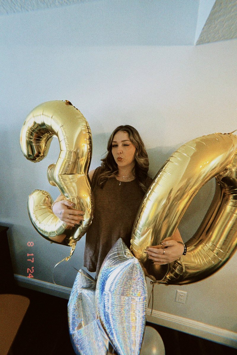 amandaa1816's tweet photo. ✨3️⃣0️⃣✨ https://t.co/osyVTOG6P5