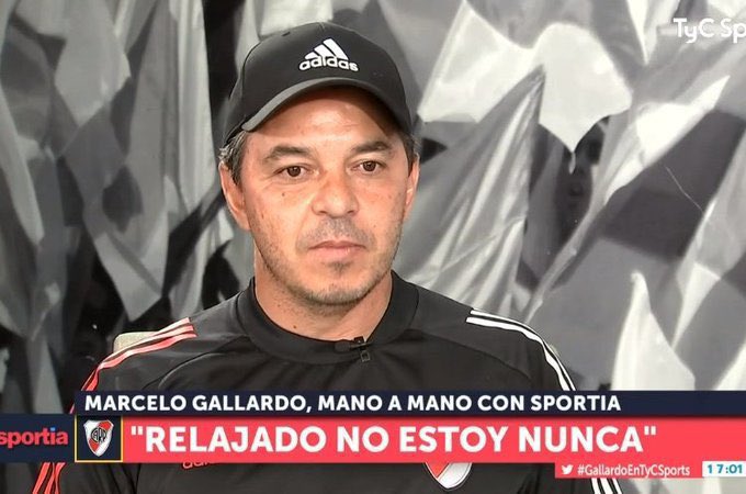 Gonzacarp_09's tweet photo. Los hinchas de River hasta el miercoles https://t.co/0gDDKUAguh