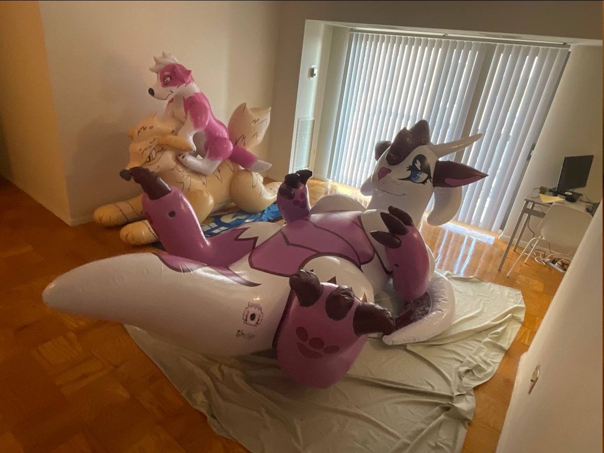 LeafgladeDurr's tweet image. Just got this wonderful toy that was in Sentinel Of Toast's run and created by beile; love how much it squeaks too!