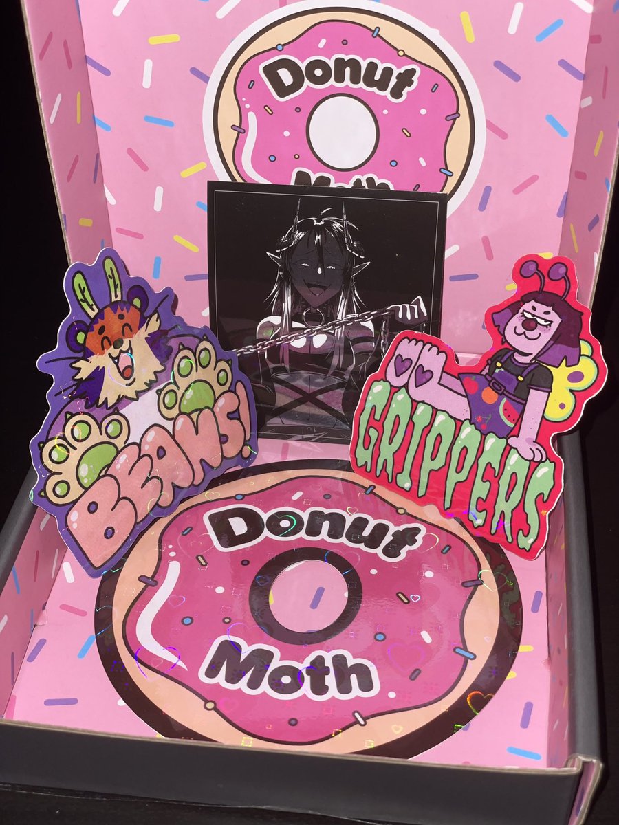 i 💖 my <a href="/donutmoth/">DONUT MOTH</a> stickers!! 💕