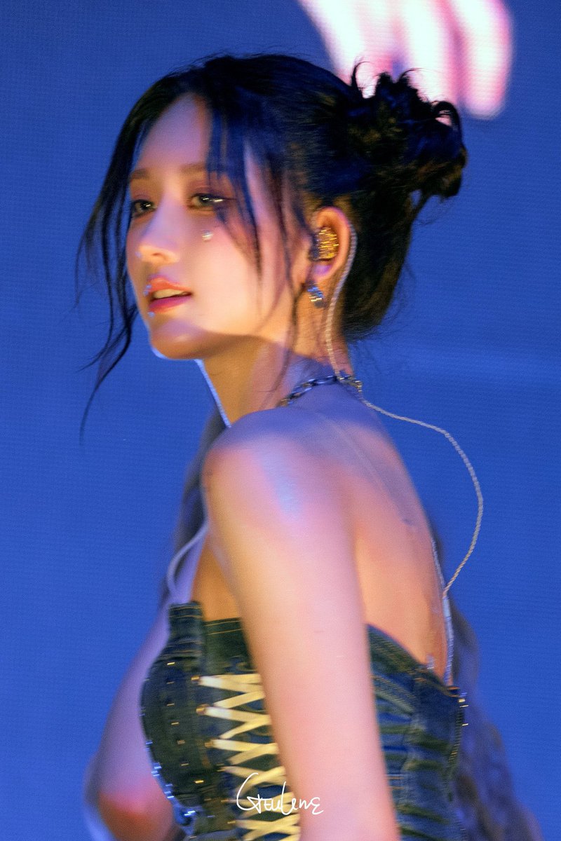 LILY_221019's tweet photo. 昨日のガウルちゃん、AIみたいな美しさだな……IVEには何人AIがいるんだろ…… https://t.co/XXN6ehadhe