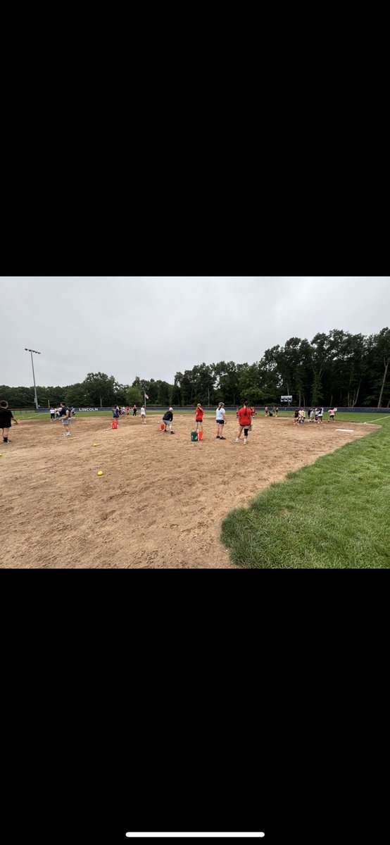 I had the best time working with these young softball players at a camp this week! Coaching these kids and seeing the love they have for the sport I do was the most rewarding feeling! Can’t wait to watch these young ladies grow as people and players! 🥎❤️