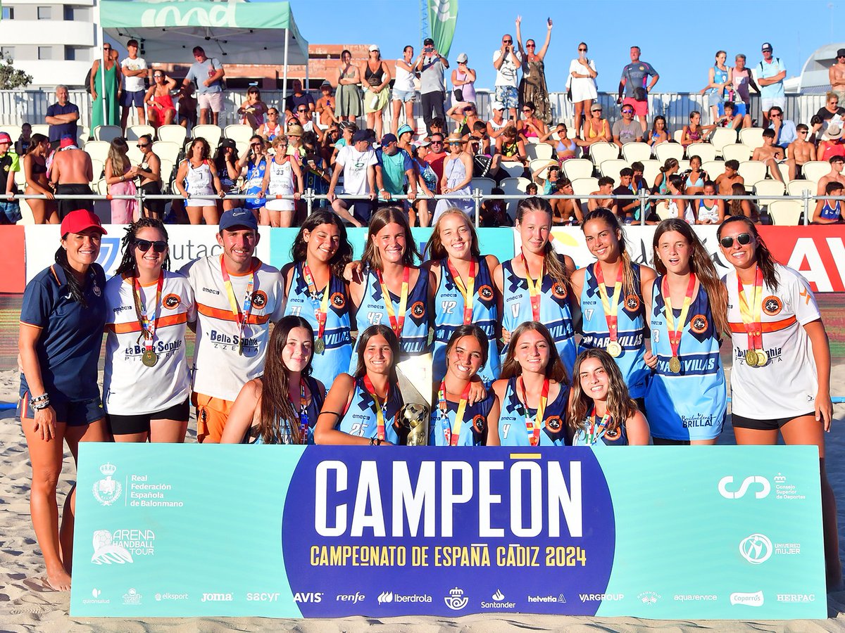 ArenaHandballT's tweet photo. 🏆 #CDEBMPlaya2024

📌 Juvenil femenino

🥇 @MaravillasBm
🥈 @cbmpciudemalaga
🥉 @BmpUrciAlmeria

✅ @Cadiz_es | @diputacioncadiz 

#BalonmanoPlaya https://t.co/PrqXuH8ZSo