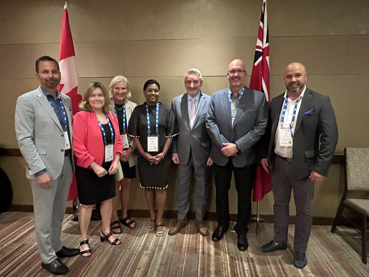 We met with Minister <a href="/PaulCalandra/">Paul Calandra</a> to discuss illegal land use and the negative impact it has on quality of life, including the environment. I look forward to continuing to work with @ongov to find solutions to address this to protect our land and find solutions. <a href="/AMOPolicy/">AMO</a>