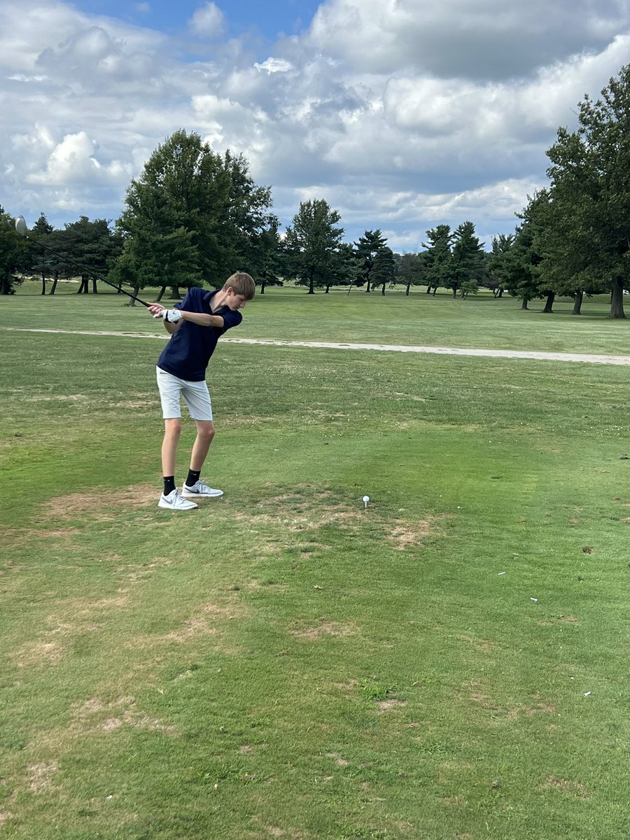 Baker10_1996's tweet photo. Year number 6 of Blue Devil middle school golf, match number 1 of the season. Go Blue! https://t.co/vk8fWlLSGl
