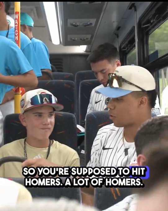 Watch Kev's leaked NSFW photo on TwXstars