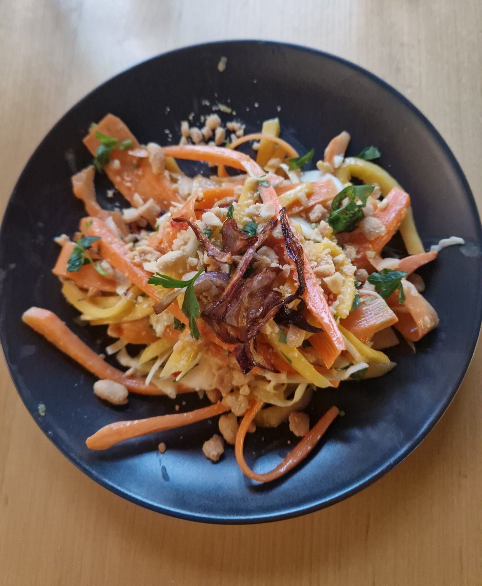 ChemEpi's tweet image. Burmese mango carrot salad #chemistswhocook #cookingwithfamily