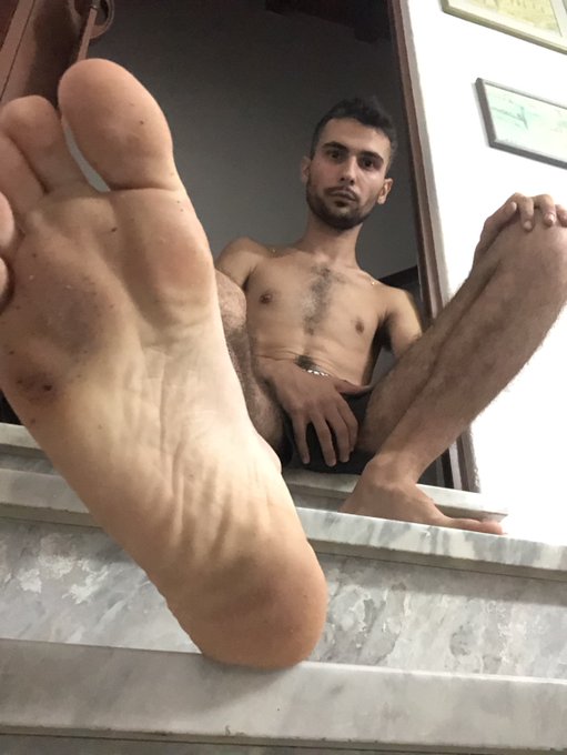 Imagine you paying while I scrub your face with my feet #cashpig #findom #moneypig https://t.co/ZEvw<a href="/tag/findom"class="tags"><span>#findom</span></a><a href="/tag/cashpig"class="tags"><span>#cashpig</span></a><a href="/tag/moneypig"class="tags"><span>#moneypig</span></a>