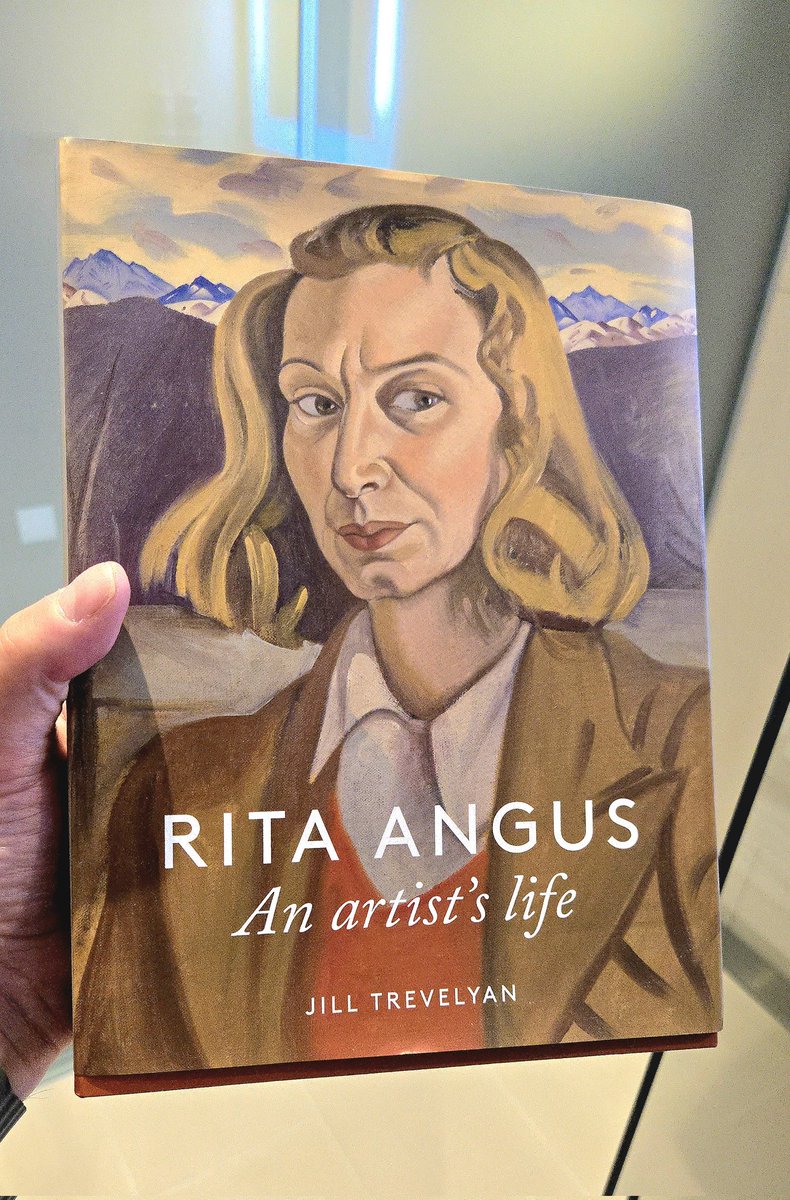 It's always exciting discovering new artists, and I was fortunate to catch an exhibition by New Zealand painter Rita Angus at MTG Hawke's Bay in Napier. An amazing artist best known for her oil portraits and landscapes.
