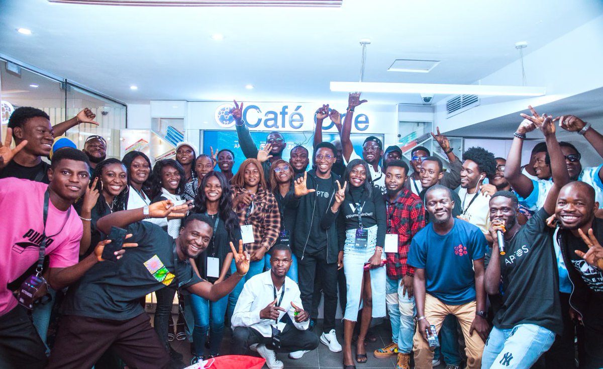 "When you hear <a href="/Aptos/">Aptos</a> , what pops into your mind? 

~Well according to <a href="/moshaikhs/">Mo Shaikh</a> 

"Aptos is the only Blockchain that Microsoft trusts."

~ Stick around as I dive into the highlights of the very first African Aptos Meetup in Lagos. <a href="/Aptos_Africa/">Aptos Africa</a>

A thread 🧵... Let's go!"