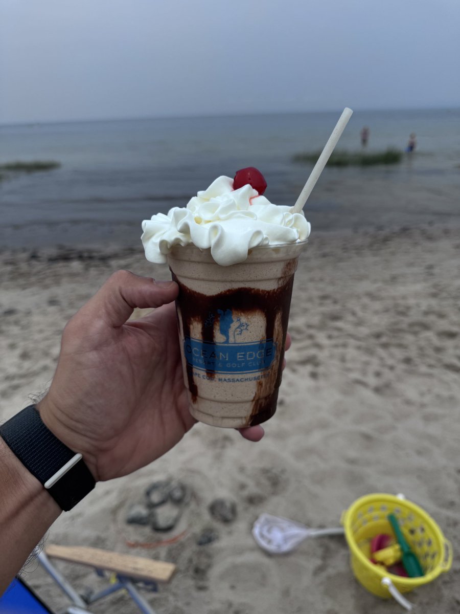 sprinter4883's tweet photo. Cape Cod and Saratoga. Early Pick 4. @Paddock_Prince @MikeMutnansky @thestaggieman @GiddyUpBets #capecod #saratoga #familyvacation #mudslides #oceanedge https://t.co/zOAWq3Elgw