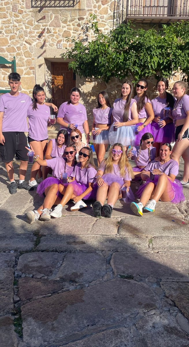 amluunaa's tweet photo. todo al morado siempre💜
os amo https://t.co/jM2TtPzKCt