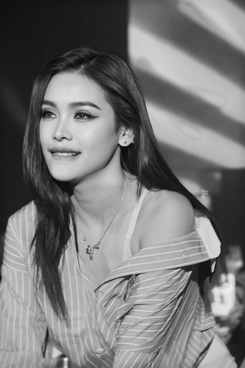 naruepp's tweet photo. ได้มาแค่นี้เลย ที่เหลือโดนเล่นกับใจจนมือสั่น ☺️

HOTTEST ACTRESS ENGFA18  
#อิงฟ้ามหาชน #EngfaWaraha @EWaraha https://t.co/yCN8ihP0yc