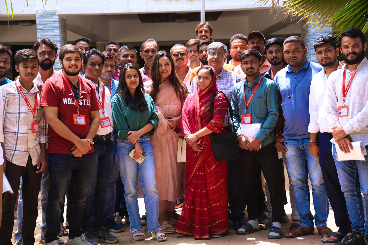 shrutih29's tweet photo. Good day with our @IndiaActionHQ Anand District team. 🫶🇮🇳 https://t.co/Tf24GTZs4U