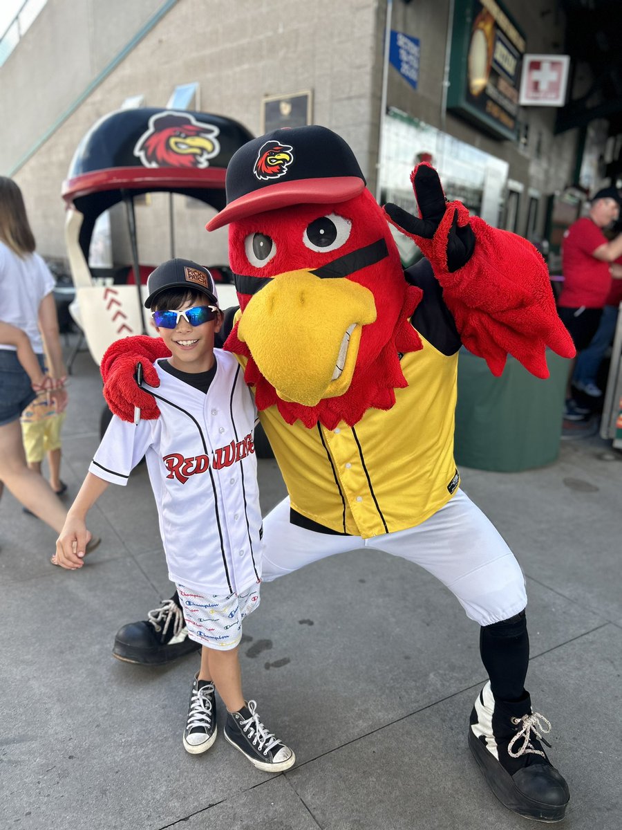 mandiedandy's tweet photo. Let’s go @RocRedWings https://t.co/bVa1NyNA4c
