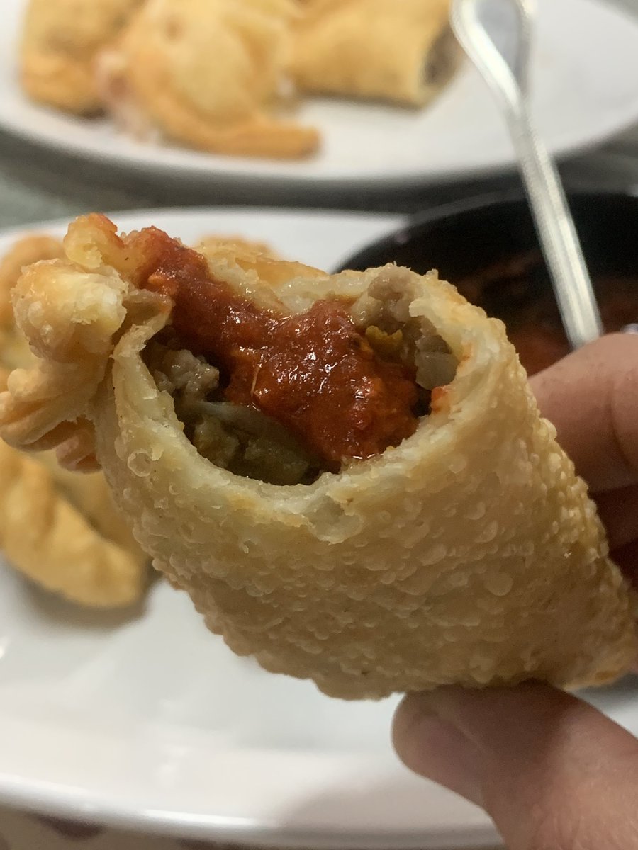 arielsignetti's tweet photo. Empanadas de carne en Tante Ottilia https://t.co/Z3kLc7xfpY