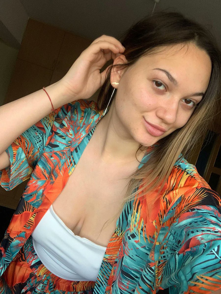 Retweet ha megszopatnád a számat 😁