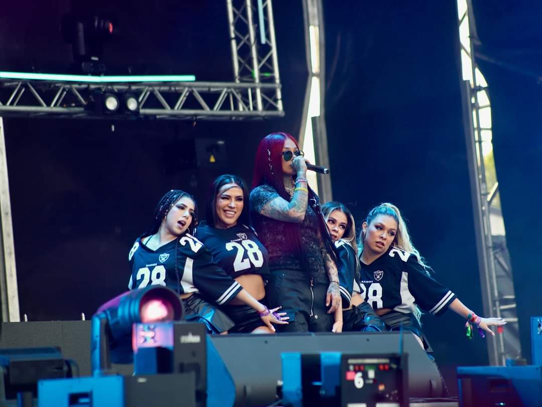 InherenteR's tweet photo. @snowthaproduct llegó con todo el flow mexicano/americano al @dale_mixx 😎🔥
.
📸 @leefotografia.jpg
.
.
.
#snowthaproduct #rapfem #rap #dalemixx https://t.co/KBGZimAq4R