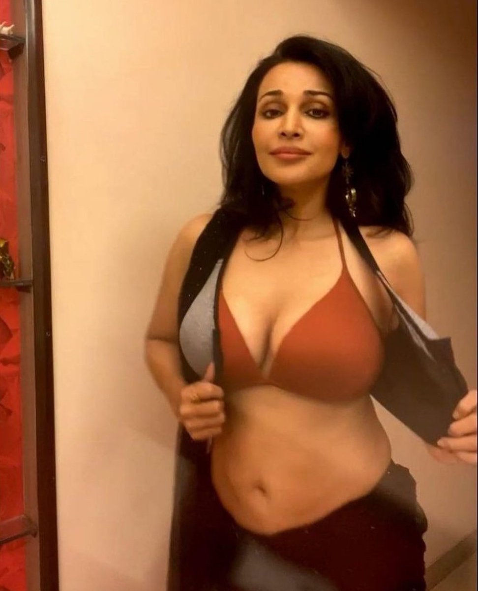 dommm73548's tweet photo. Flora Saini 💦 https://t.co/NkvKA41nWZ