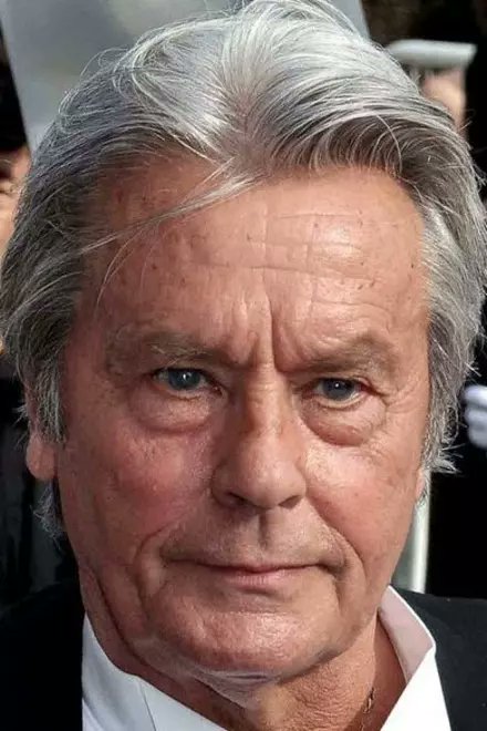 LOLOB01's tweet photo. Une fois n'est pas coutume, je veux, par cette photo, rendre hommage à cet homme, peut-être le dernier d'une génération. Il me permet de penser à mon papa et ma maman, par son parcours et sa volonté de VIVRE ! Il représente ce qui fut et qui, malheureusement, se perd... https://t.co/5tCba5BuJZ