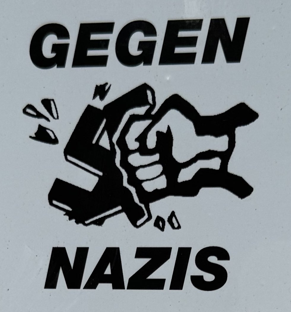 ChefBore's tweet image. GEGEN NAZIS!