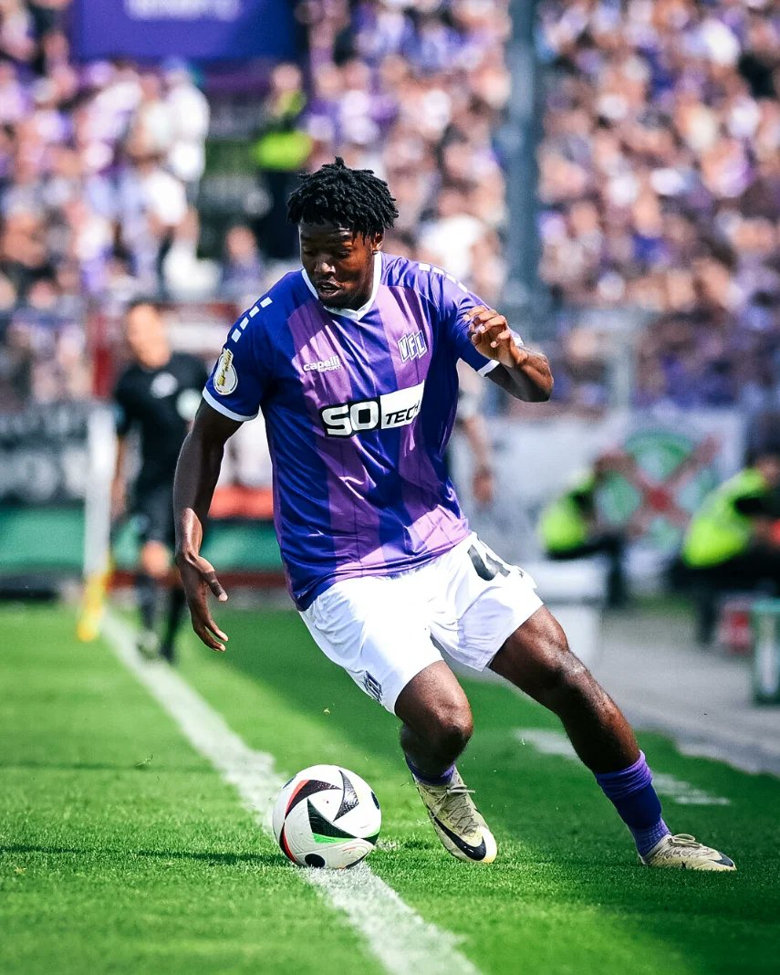 VfL_1899's tweet photo. Der Mann hat Spaß gemacht. 💜
#vfl1899 #OSNSCF https://t.co/AzVBvAwYsW