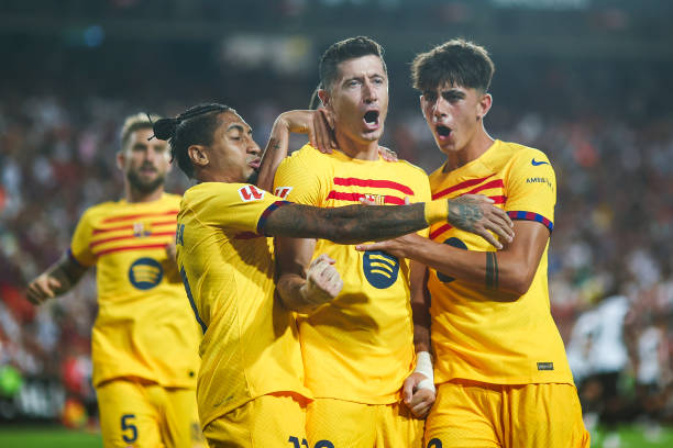 BouafifNour's tweet photo. Tactical analysis: Why and how Flick's Barcelona won their first game of the season (Thread) 📊

Likes and Retweets are greatly appreciated https://t.co/F1QGjq8Iw4