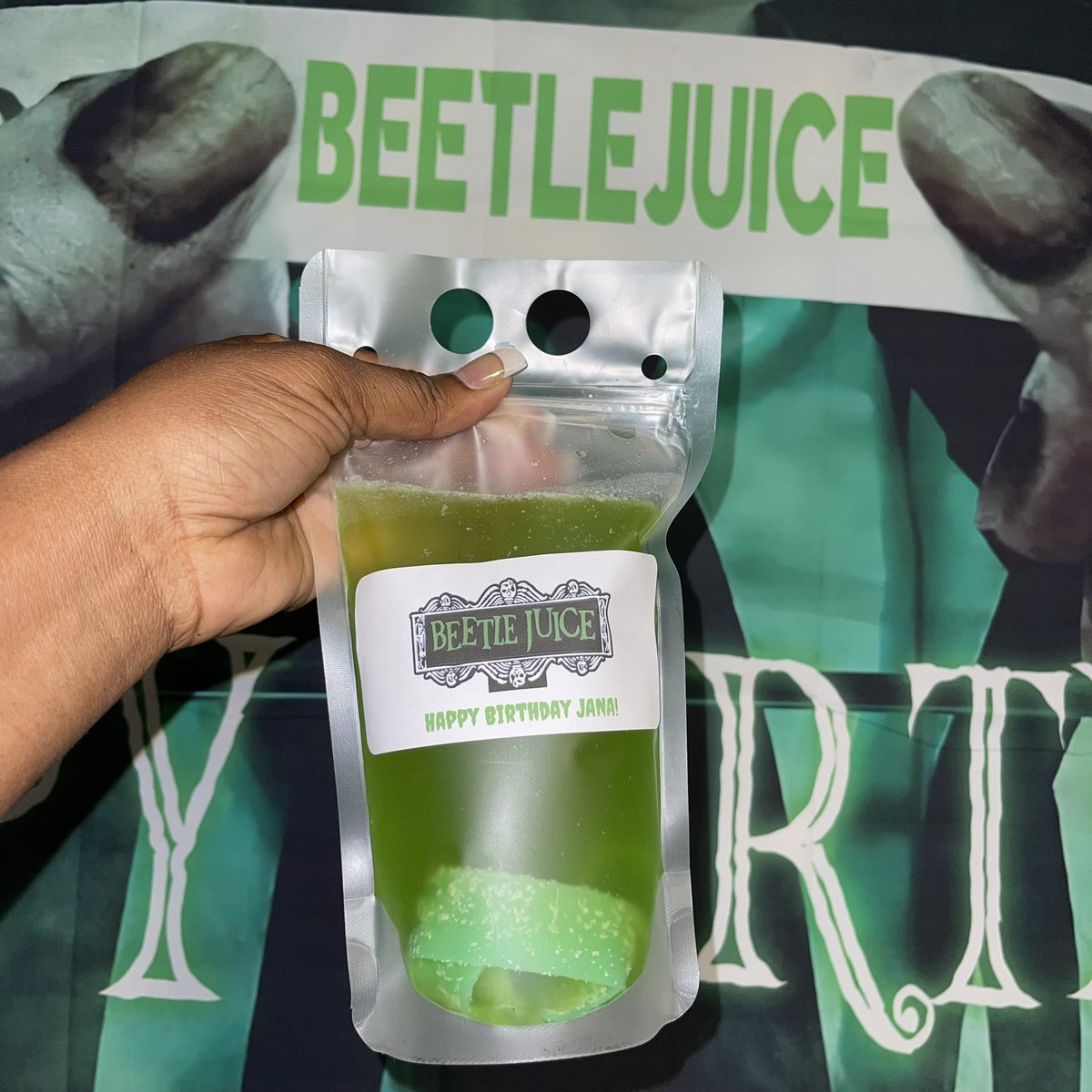 xMJJGangstax's tweet photo. Had a great time with family. Thank you for those who came to celebrate with me. 💚🤍 #leoszn #Beetlejuice #beetlejuicethemusical https://t.co/ckMOySxuP8