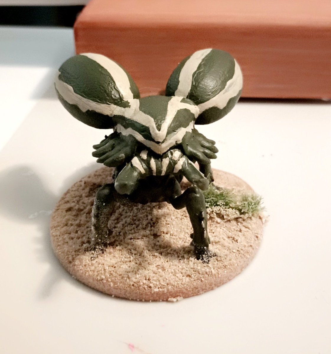 PerihCasual's tweet photo. Some projects I'm finally finished with that I've been working with this week!
Lil Beetle from #FinalFantasyXI,
A Kirin from LordofthePrint's 3D bundles,
And a #Destiny2 lil thing I wanted to try, highly inspired by @/OSDesignShop's craftsbles
#perihscribs https://t.co/A7GC23zzA1