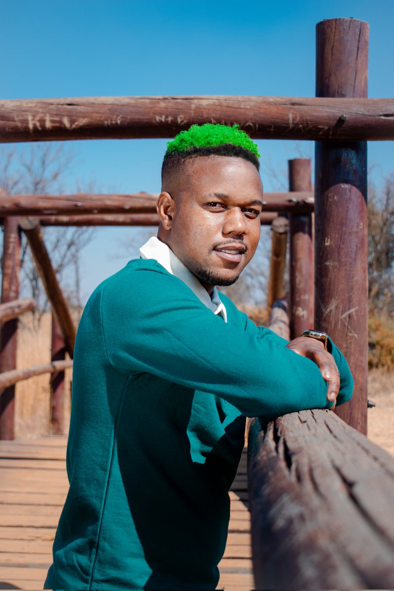 danukes_records's tweet photo. A hairstyle as vibrant as the music we're creating!
Dj Gizo 💚✨️🎧 

#danukesrecords #amapaino #bacardi #fypシ゚ #trending https://t.co/pbEZhwrP8F