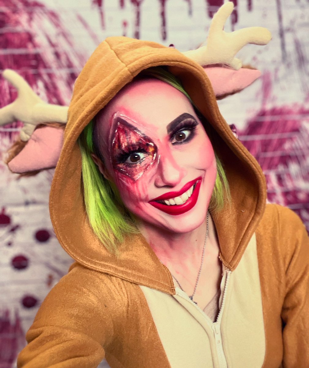 AriVillain's tweet photo. Oh dear looks like I may be getting skinned… Oh dear… streaming soonish… have the anxiety today. Join me and my dyslexic brain on twitch. #anixety #ohdear #horror #horrorfan #cosplay #horrorcontent #horroraddict #streamer #smallstreamer #ttv #youtube #costumeplay https://t.co/qvAPxyqtzh