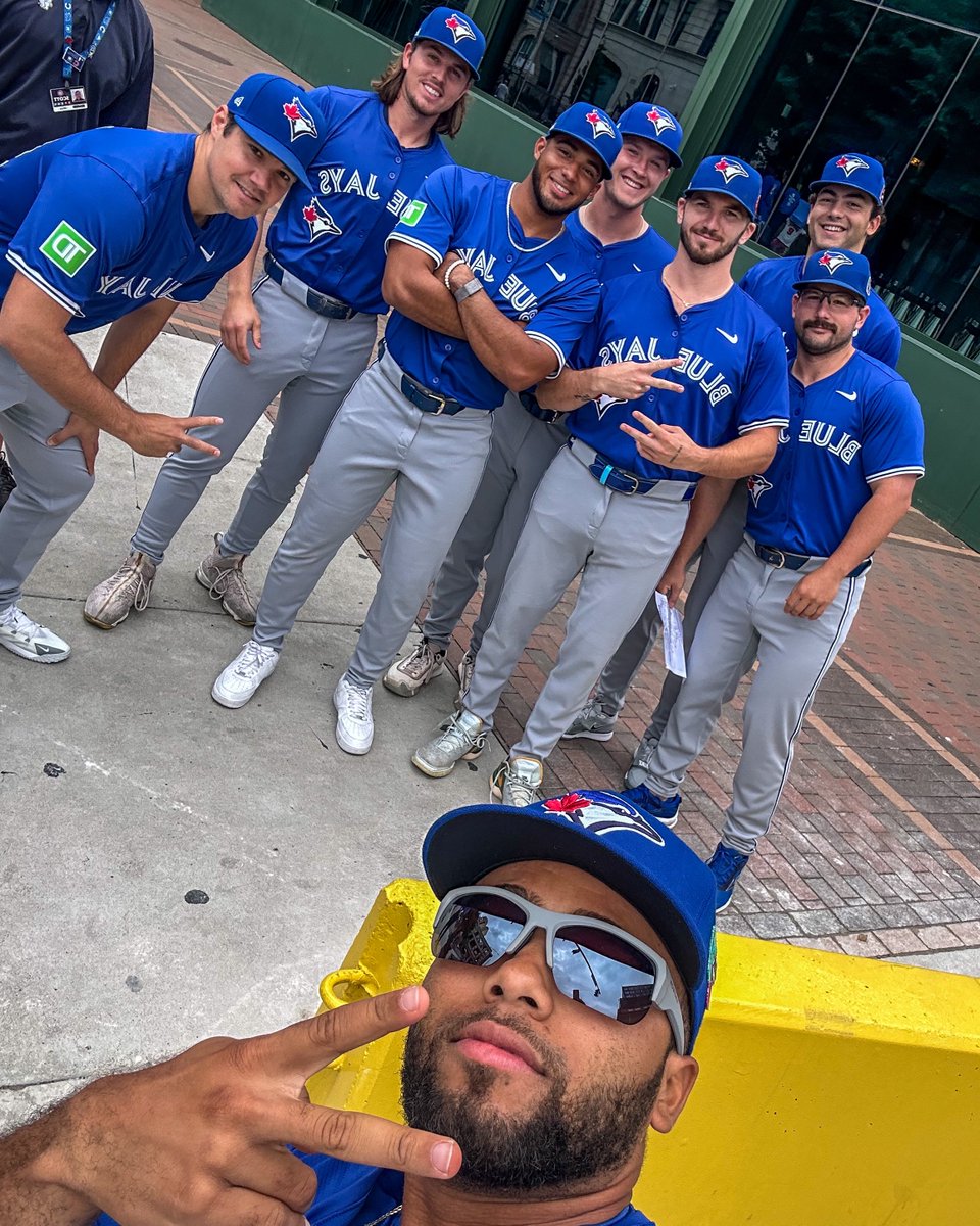 BlueJays's tweet photo. Barista Bros ✌️😎 ☕️ 📸 https://t.co/y6ablsfhiJ