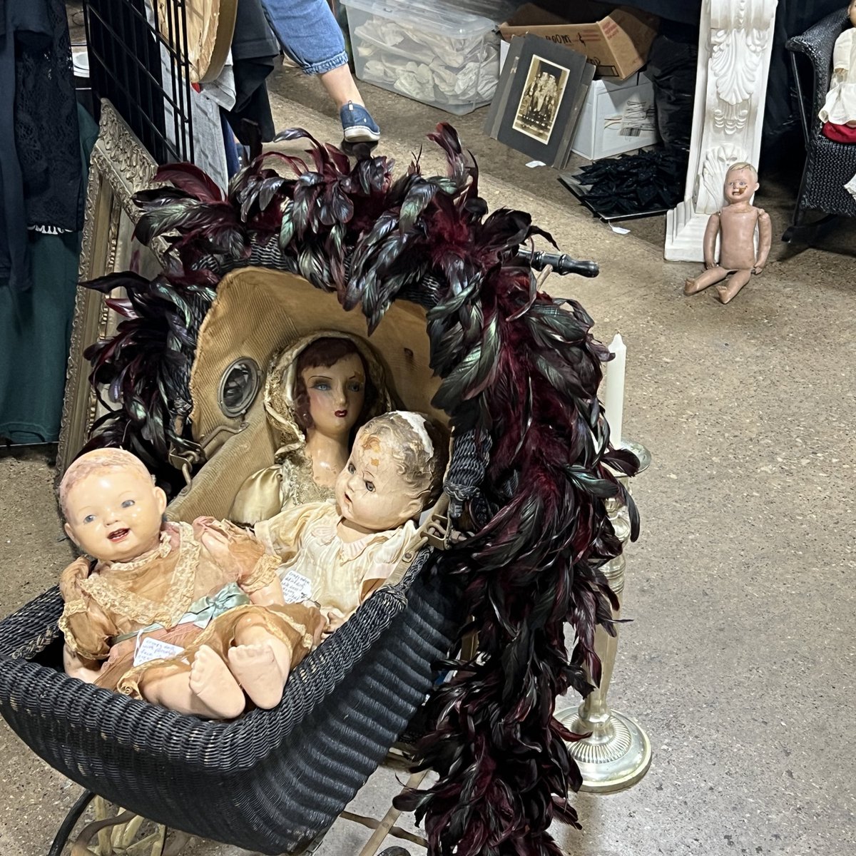 chrismel tweet media