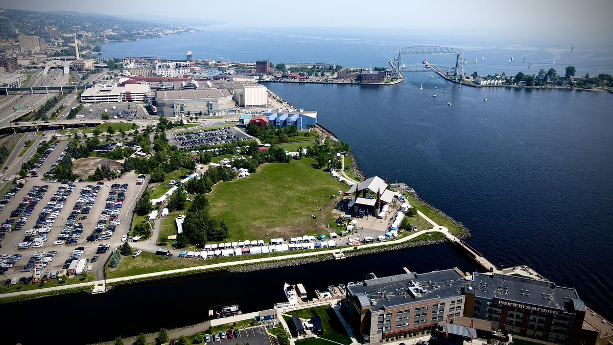BayfrontDuluth's tweet photo. Beautiful day for Art in the Park! https://t.co/OyuRk017j3