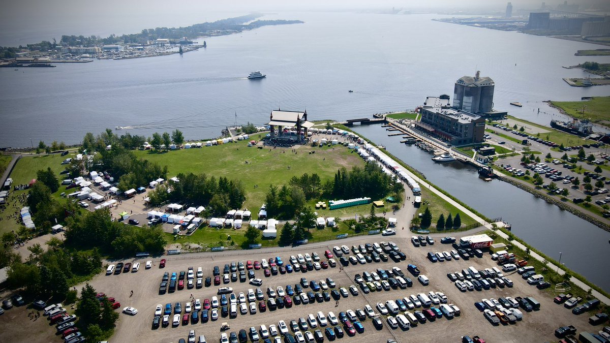 BayfrontDuluth's tweet photo. Beautiful day for Art in the Park! https://t.co/OyuRk017j3