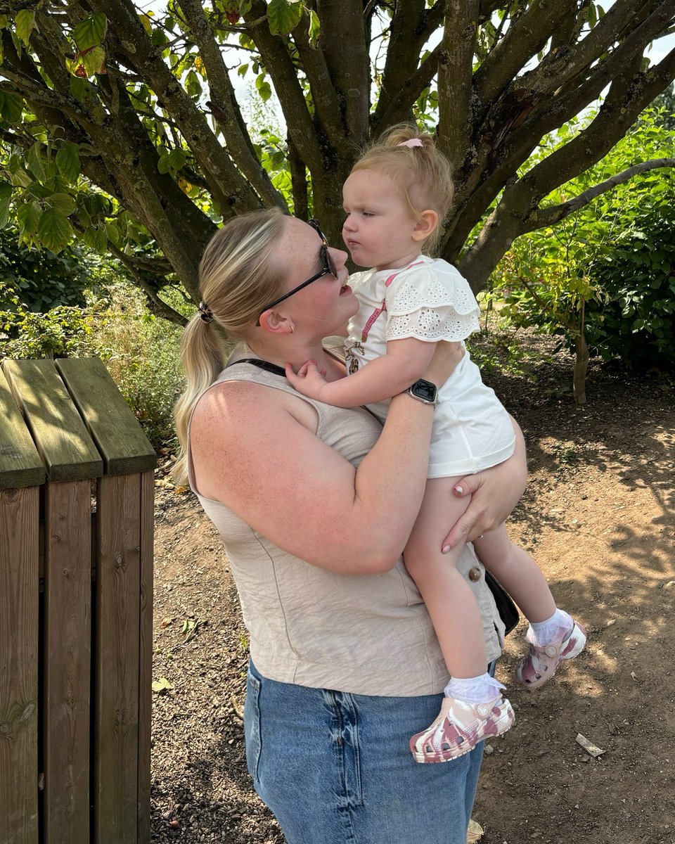 xjadefield's tweet photo. We’ve had the best day at @TwycrossZoo 🐵🦒🐯🦓🦁 https://t.co/1QZw2xUJIi