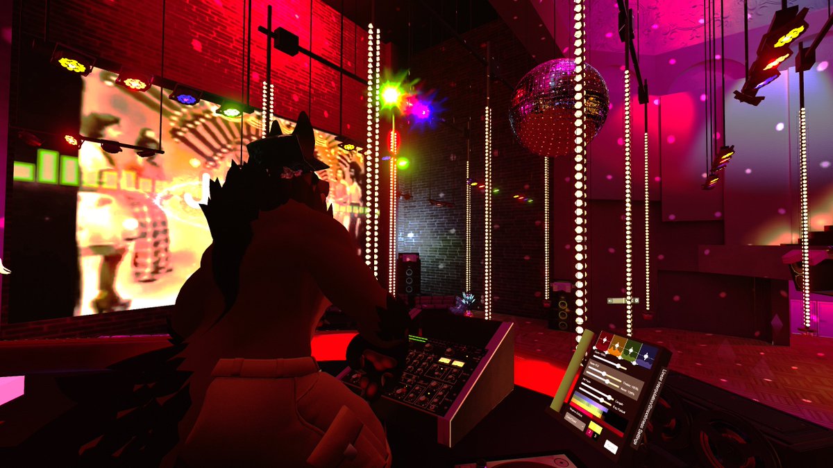mantis_madam's tweet photo. Another killer Disco Night by @Studio45VR 🪩🕺
Was up until 4am dancing away to @TR4SH_TANUKI's amazing 2 hour set!! I was shaking ass ILLEGALLY 😈
.
.
#furry #vrc #vrchat #disconight #studio45 #vrchatfurry  #VRChatWorld #VRChatPhotography #tanukitunes https://t.co/XdEmF4sCXq