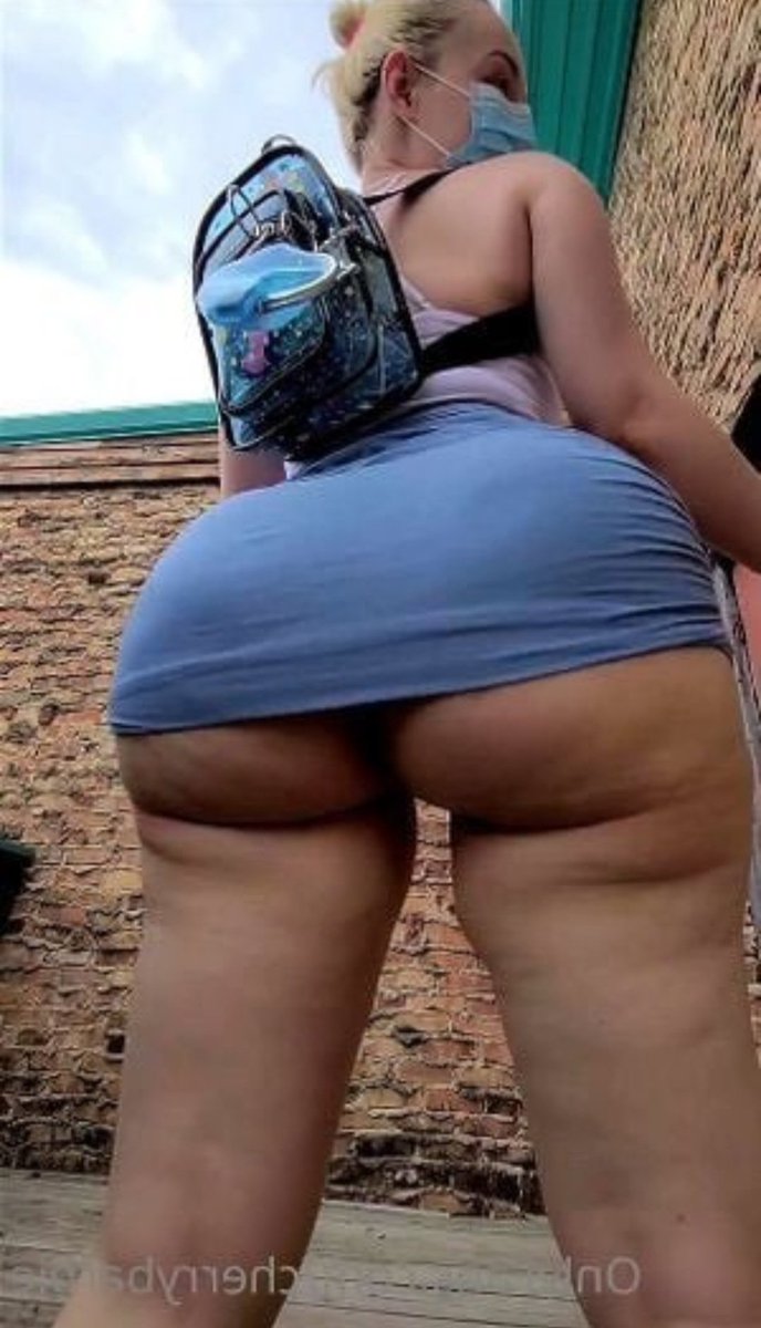 ᅠ
ᅠ

ᅠ
ᅠᅠ
   Why does he have to be on the sidelines too!? He isn't a girl and he is dressed up rather not well. . ! 

ᅠᅠ

ᅠ
ᅠᅠ