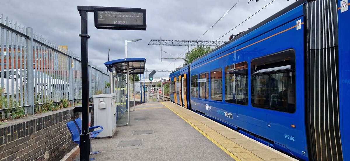 EurostarJustinp's tweet image. Ceci n'est pas un tram. A highlight of a recent trip to Sheffield was a ride on  the tram-train that uses shared National Rail track from Tinsley to Rotherham. The Central station has a section of low platform for the trams to use. 
#PublicTransport
#LightRail